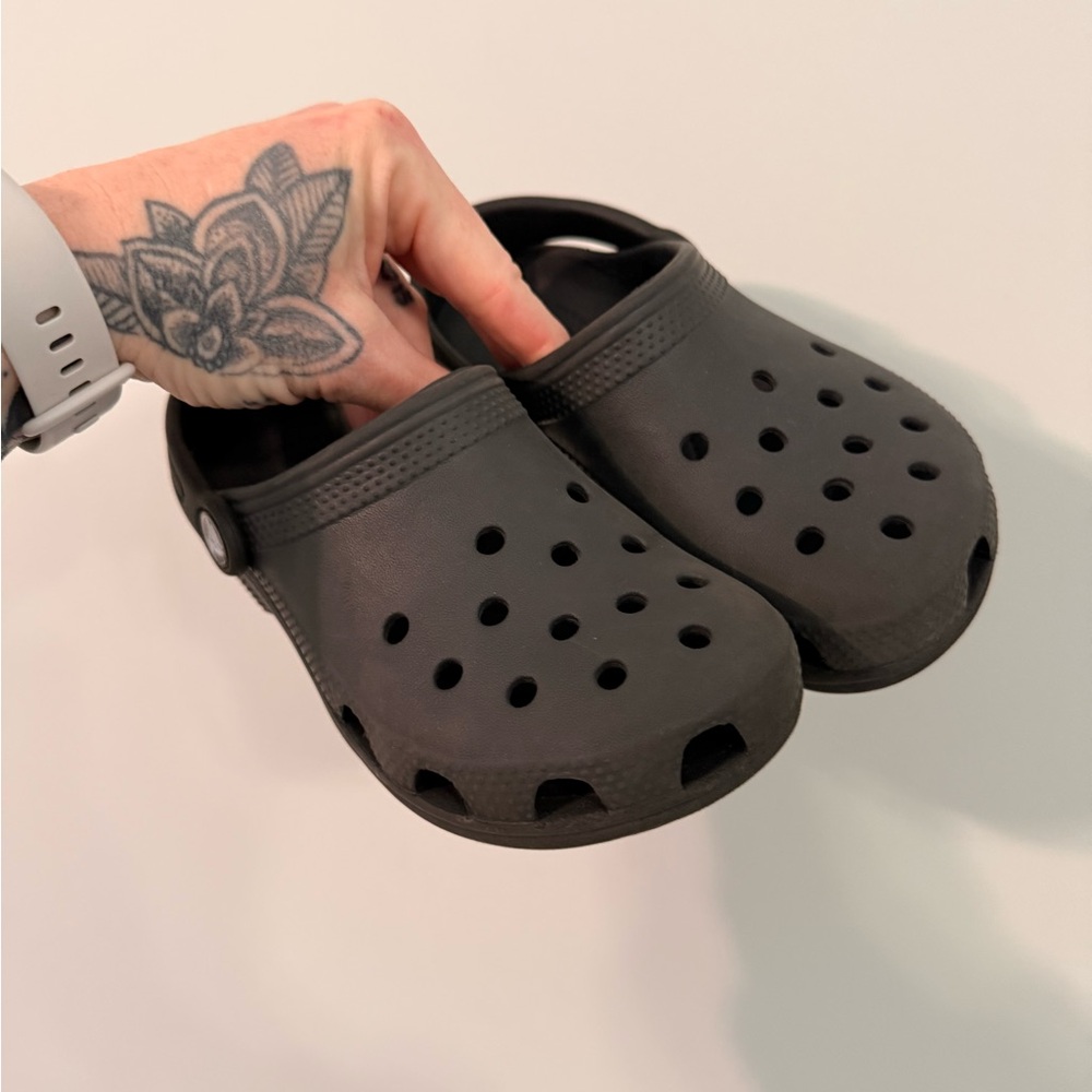 Black crocs size 13